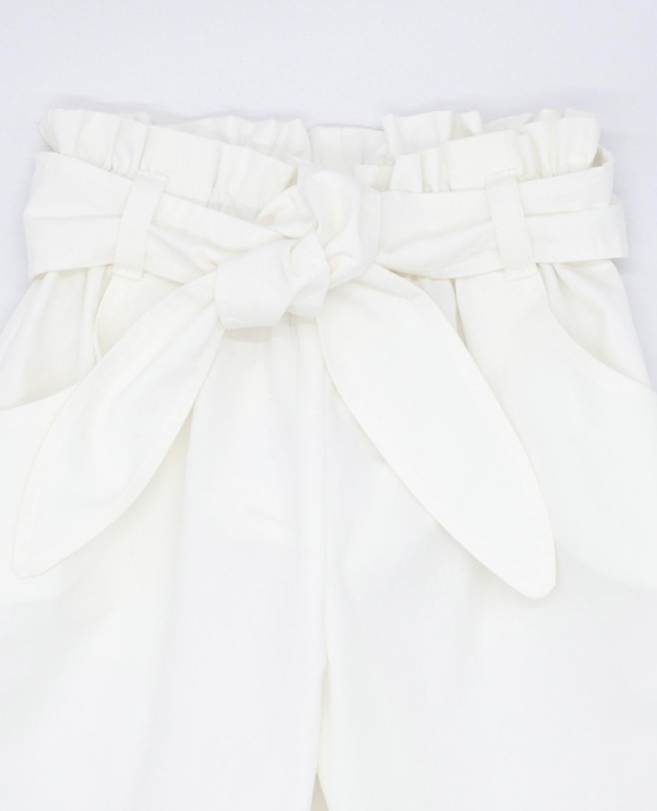 Pantalone Bianco con dettaglio cintura fiocco